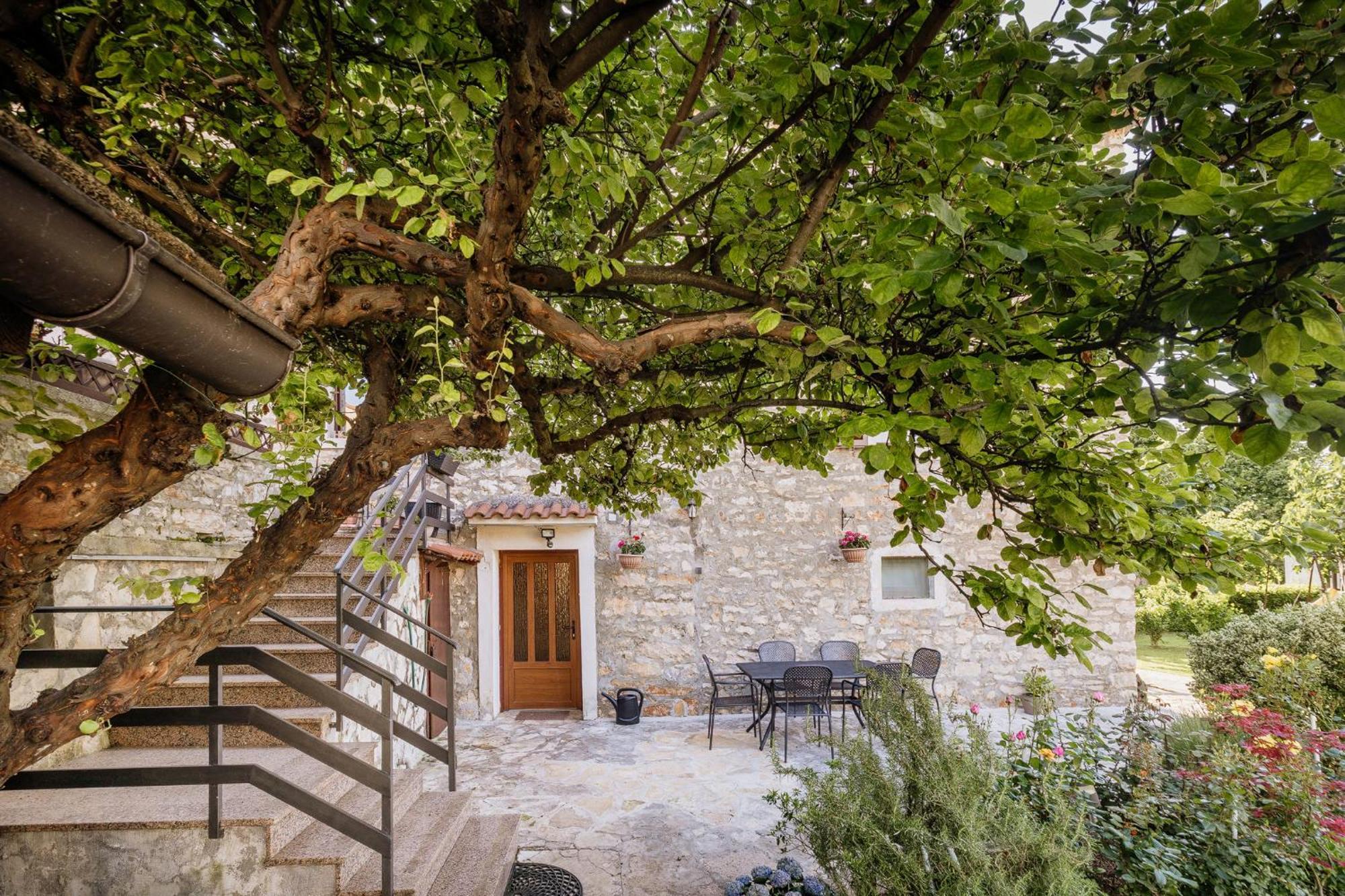 Apartments Mirna Stress Free Vol.2 Ουμάγκ Εξωτερικό φωτογραφία